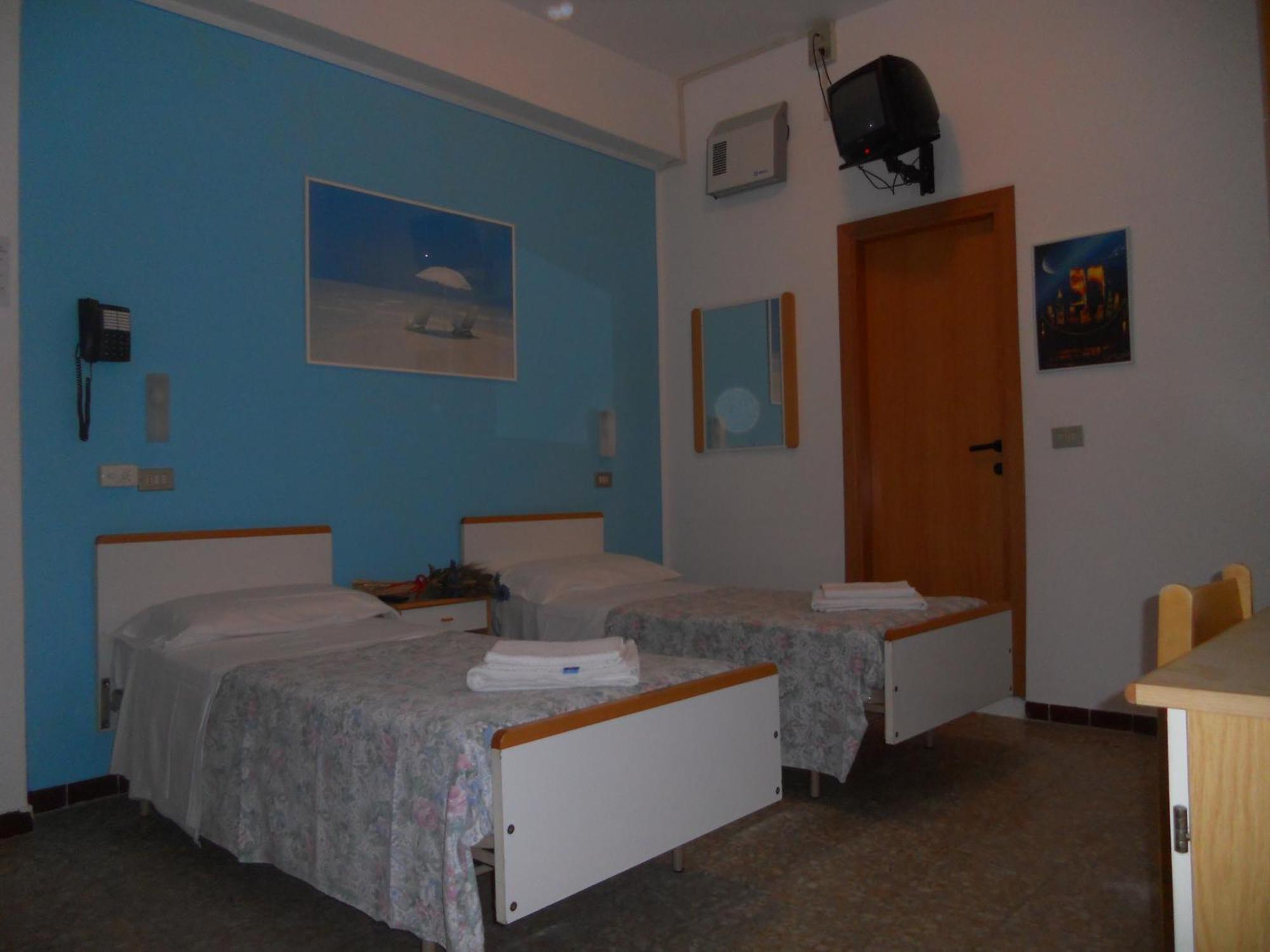 Hotel Pigalle Rimini Extérieur photo