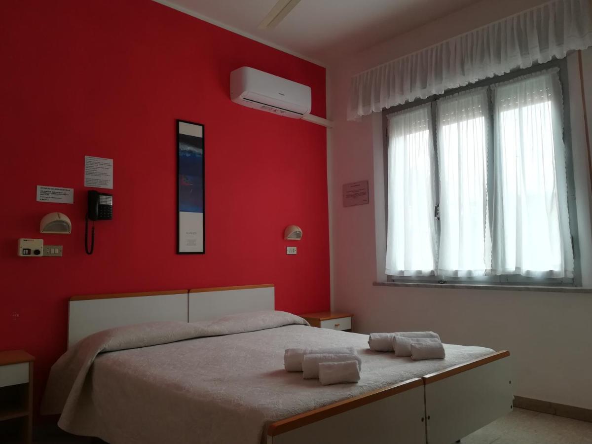 Hotel Pigalle Rimini Extérieur photo